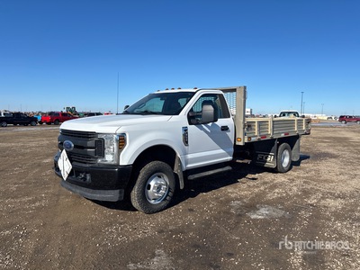 2019 Ford F-350 XL 4x4 Flatbed Truck