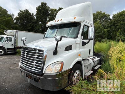 2012 Freightliner Cascadia 113 6x4 Day Cab Truck Tractor