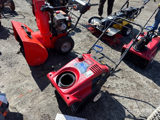 2016 Toro Power Clear 721 21 in Snow Blower