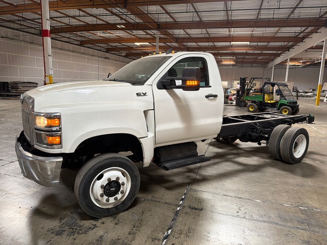 2020 International CV515 4x4 Cab and Chassis