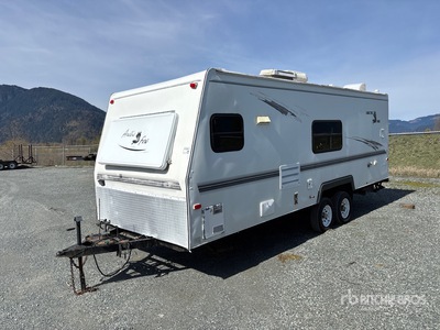 2001 Arctic Fox 22 ft T/A Travel Trailer