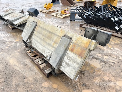 Maxon TE-33L 89 in Hydraulic Lift Gate