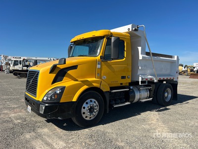 2018 Volvo VNL 4x2 شاحنة قلابة /محور واحد