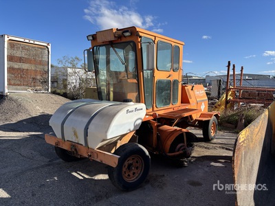 2000 Broce RJ350 Self-Propelled Broom