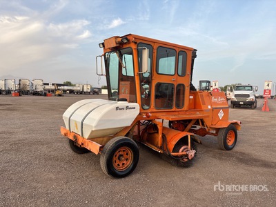 2000 Broce RJ350 Self-Propelled Broom
