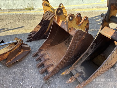 Woods 5996224 24 in Backhoe Loader Bucket