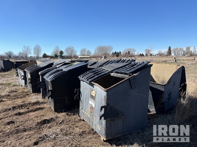 Quantity of (10) 3 Yard Side Load Dumpster Attrezzatura per rifiuti e riciclo