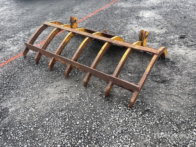 D1 Dozer Rear Rake 82 in Dozer Rake - Fits International TD7E | Ritchie Bros. Auctioneers