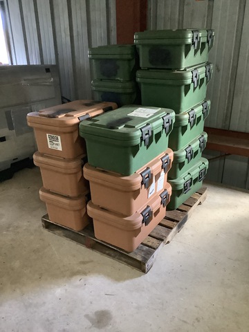 (16) Cambro Insulated Food Transport Containers (16) Cambro Insulated Food Transport Containers