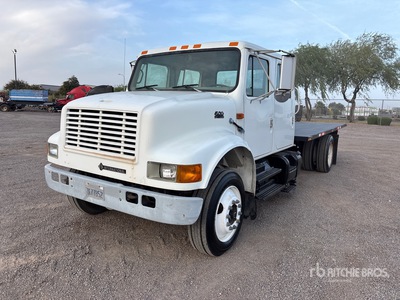 2000 International 4900 4x2 Crew Cab Flatbed Truck
