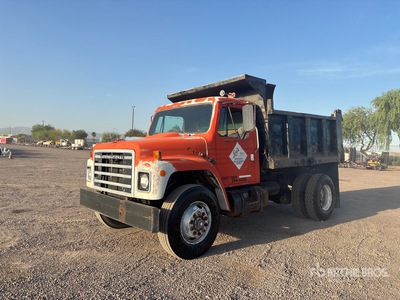 1984 International S1955 4x2 Camion à benne essieu simple