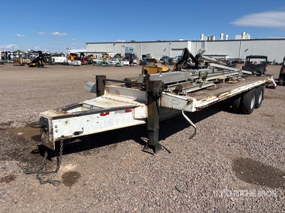 1979 25 ft T/A Equipment Trailer