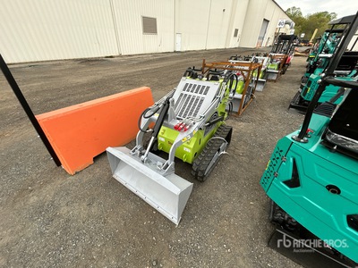 2025 STARVOX SV-480 Compact Track Loader (Unused)