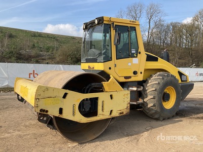 2015 Bomag BW213DH-4i Smooth Drum Compactor