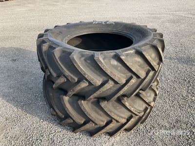 Quantity of (2) Continental 520/70R34  AC70G Neumáticos (Unused)