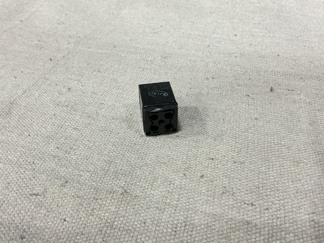 Sikorsky Aircraft 70902-84851-117 Push Switch