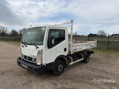 2016 Nissan NT400 4x2 Camion Benne Camion à benne basculante