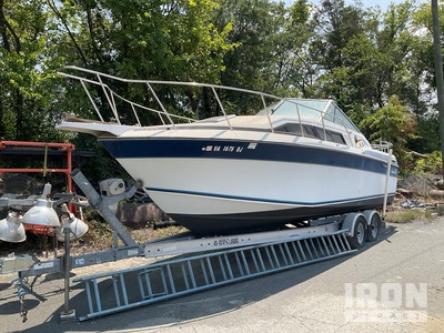 1986 Wellcraft 26 ft Bay Boat w/2003 5 Starr Trailer