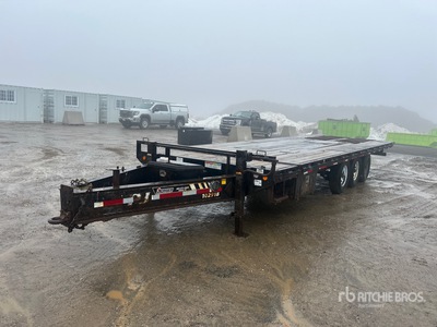 2017 PJ 26 ft Tri/A Tilt Deck Trailer