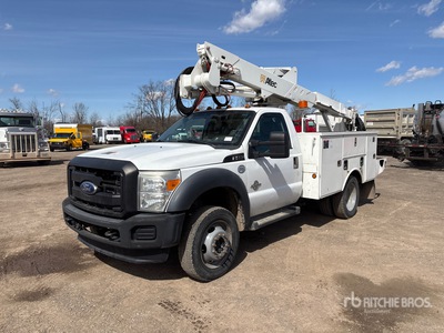 2012 Altec At37-G 37 ft on 2012 Ford F-550 4x4 Camion à godets