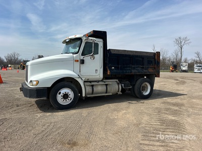 2004 International 9200i 4x2 S/A Camión dumper