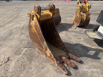 Cat 18 in 0.61 cyd Digging Excavator Bucket - Fits Cat 320F