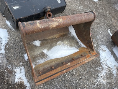 Wain-Roy 36 in Backhoe Loader Bucket