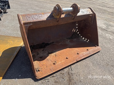 Cat 72 in Trenching Excavator Bucket - Fits Cat