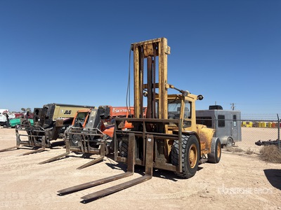 Hyster P200B 4x2 Gelände-Gabelstapler