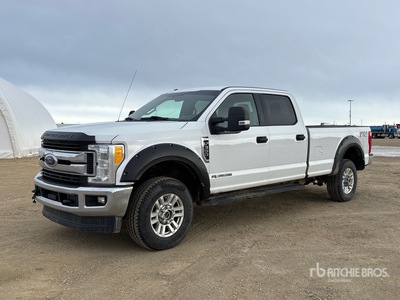 2017 Ford F350 XLT XLT 4x4 Crew Cab بيك اب