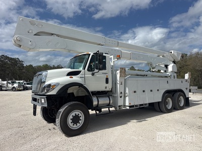 2010 Altec A77-TE93 92 ft on 2011 International 7400 6x6 Bucket Truck