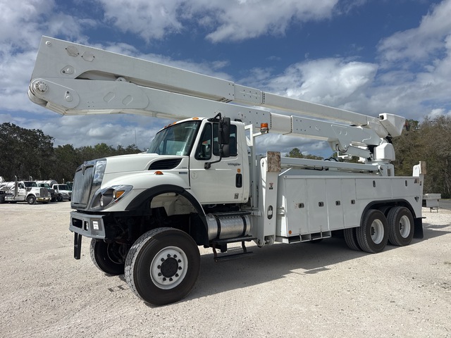 2010 Altec A77-TE93 92 ft on 2011 International 7400 6x6 Bucket Truck