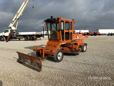 2014 Broce KR350 Self-Propelled Broom