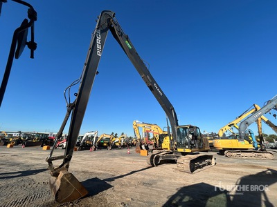 2019 John Deere 250G LC Long Reach Tracked Excavator