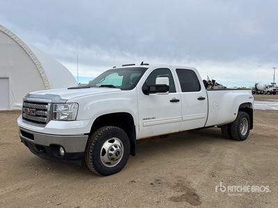 2011 GMC Sierra 3500HD LT 4x4 Crew Cab بيك اب