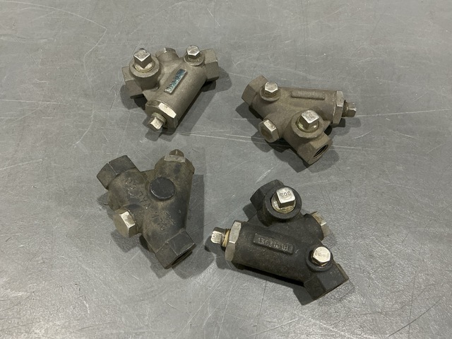 (4) Oshkosh 2CR904 Sediment Strainers