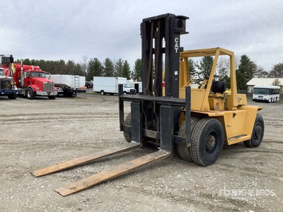 1986 Cat V225B 22500 lb Pneumatic Tire Forklift