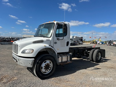 2017 Freightliner M2 106 4x4 Cabine et châssis