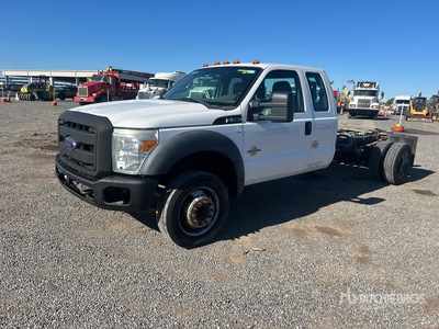 2012 Ford F-550 4x2 Extended Cab Cabine et châssis