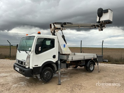 2016 Nissan Cabstar NT400 Piattaforma autocarrata