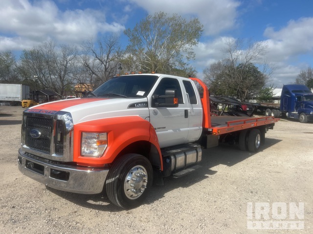 2022 Ford F-650 4x2 Extended Cab Rollback Truck