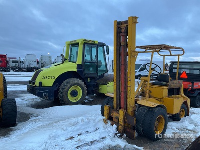 Clark 6024 Pneumatic Tire Forklift