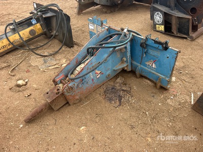 Okada TOP35B Brise-roche pour chargeuse à différentiel