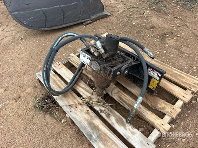 McMillen 24348 Mini スキッドステアオーガー