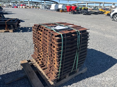 Cat Track Shoes - Fits 330CL / 330DL