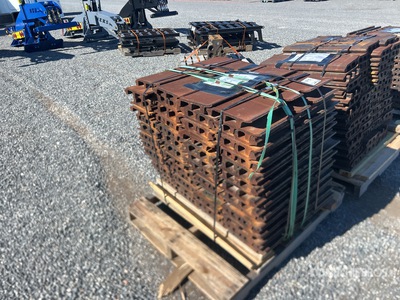 Cat Track Shoes - Fits 330CL / 330DL