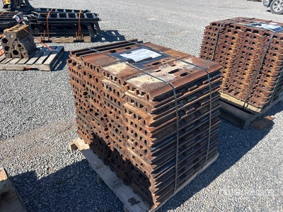 Cat Track Shoes - Fits 330CL / 330DL