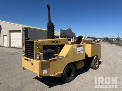 1980 Hyster C530A 9 Wheel Pneumatic Roller