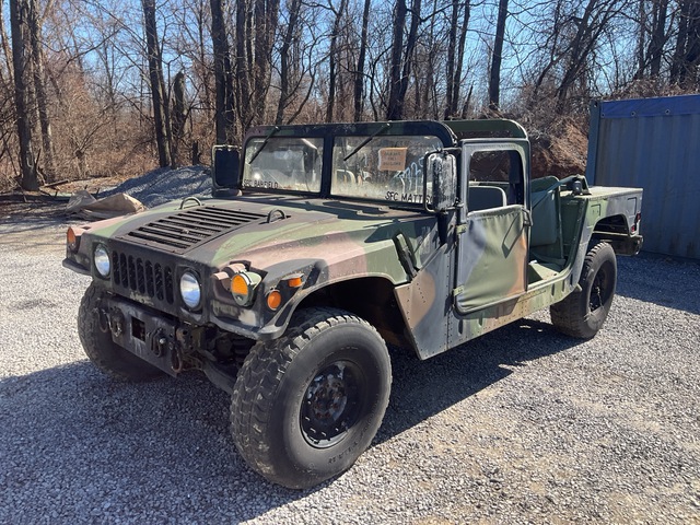 AM General M1097A2 HMMWV 4 Door w/Truck Body