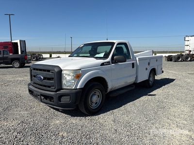 2013 Ford F-250 XLT 4x2 Utility Truck